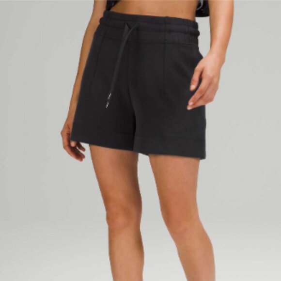 VGC Lululemon Soft Ambitions High Rise Short 4" - Black - Size 6 - Picture 1 of 6